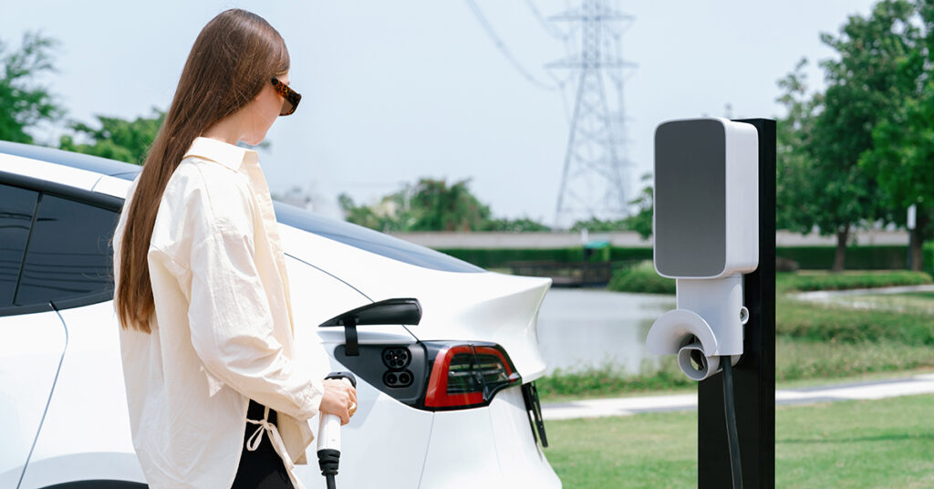 elektrisch-rijden-en-zonnepanelen